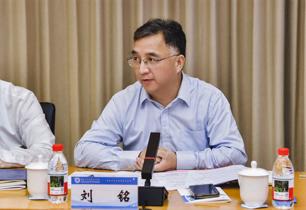 刘铭副校长.jpg