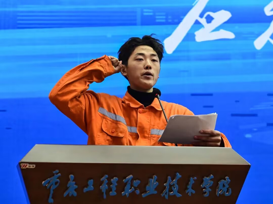 选手代表宣誓.jpg